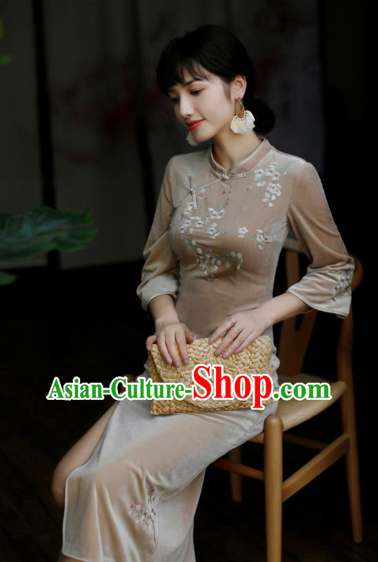 China Classical Embroidered Cheongsam Costume Traditional Young Lady Brown Velvet Qipao Dress China Classical Embroidered Cheongsam Costume Traditional Young Lady Brown Velvet Qipao Dress