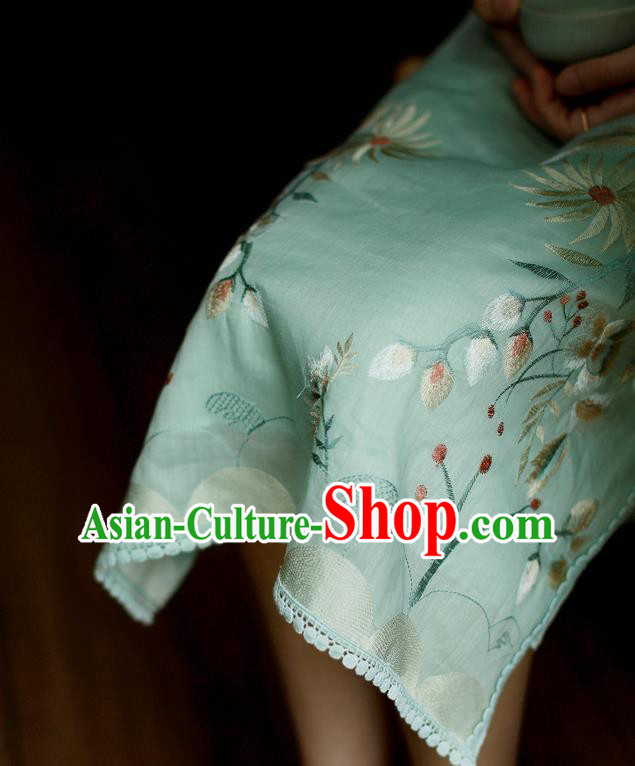 China Classical Embroidered Green Cheongsam Costume Traditional Young Lady Qipao Dress China Classical Embroidered Green Cheongsam Costume Traditional Young Lady Qipao Dress