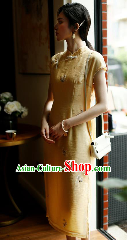 China Classical Young Lady Cheongsam Costume Traditional Embroidered Yellow Organdy Qipao Dress China Classical Young Lady Cheongsam Costume Traditional Embroidered Yellow Organdy Qipao Dress