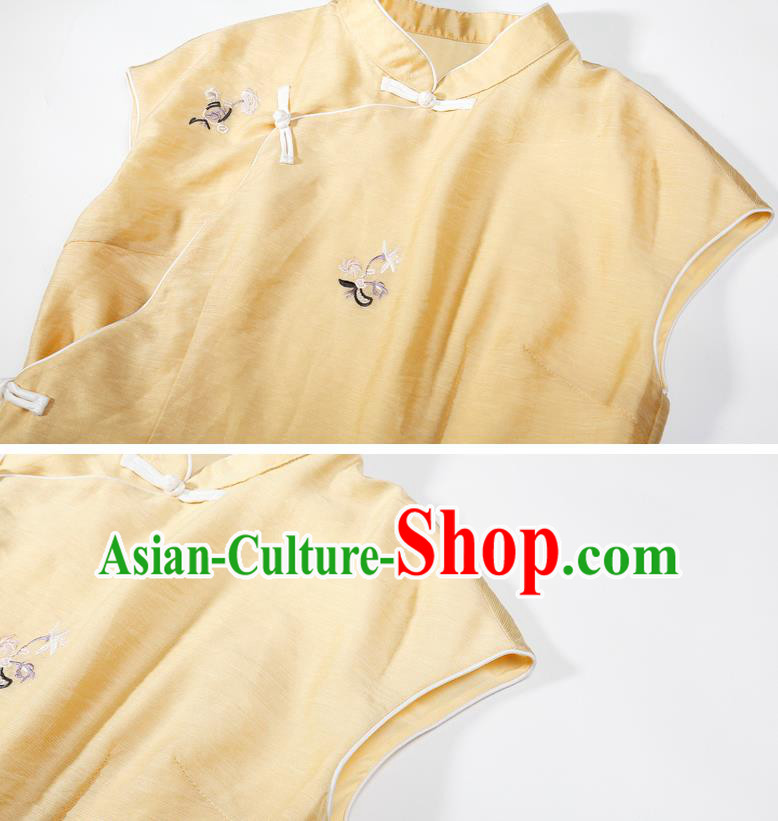 China Classical Young Lady Cheongsam Costume Traditional Embroidered Yellow Organdy Qipao Dress China Classical Young Lady Cheongsam Costume Traditional Embroidered Yellow Organdy Qipao Dress