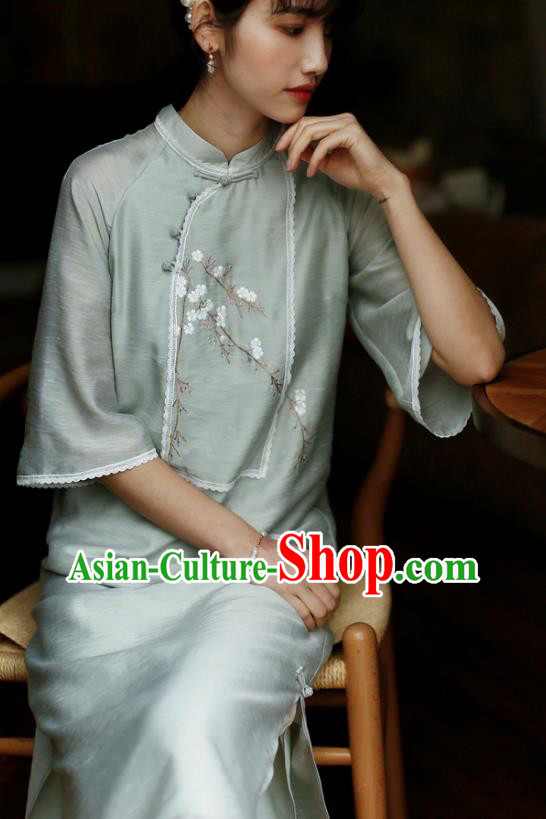 China Classical Cheongsam Costume Traditional Young Lady Embroidered Light Green Qipao Dress China Classical Cheongsam Costume Traditional Young Lady Embroidered Light Green Qipao Dress