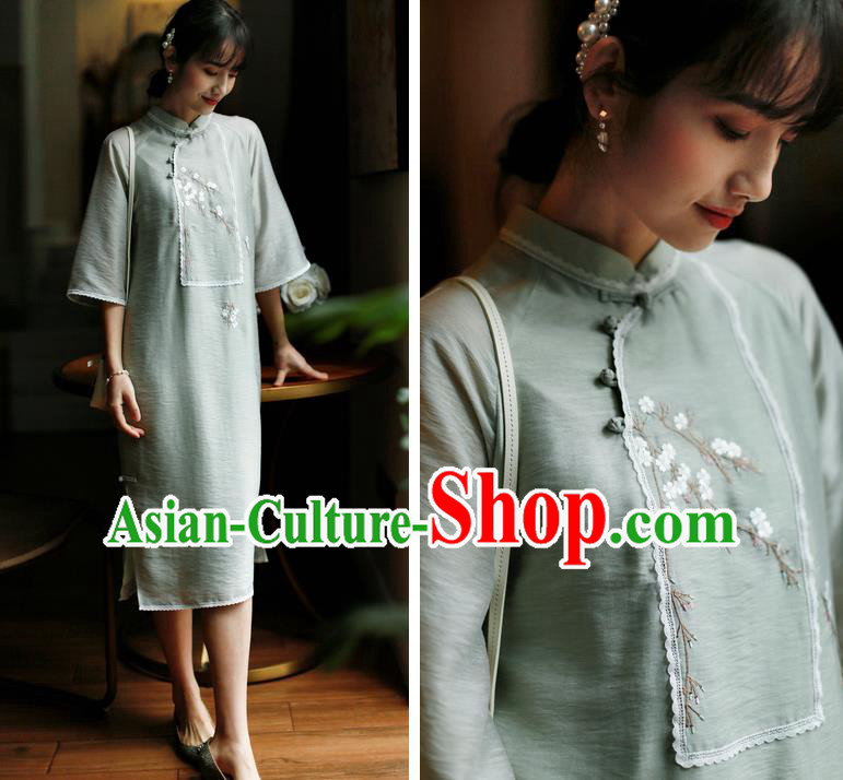 China Classical Cheongsam Costume Traditional Young Lady Embroidered Light Green Qipao Dress China Classical Cheongsam Costume Traditional Young Lady Embroidered Light Green Qipao Dress