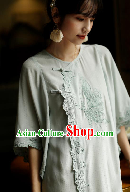 China Classical Light Green Cheongsam Costume Traditional Young Lady Embroidered Butterfly Qipao Dress China Classical Light Green Cheongsam Costume Traditional Young Lady Embroidered Butterfly Qipao Dress