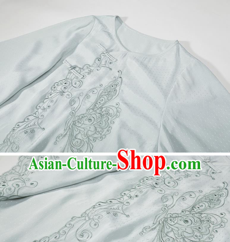 China Classical Light Green Cheongsam Costume Traditional Young Lady Embroidered Butterfly Qipao Dress China Classical Light Green Cheongsam Costume Traditional Young Lady Embroidered Butterfly Qipao Dress