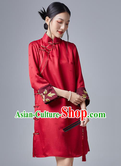 China Classical Embroidered Red Short Cheongsam Costume Traditional Young Lady Silk Qipao Dress China Classical Embroidered Red Short Cheongsam Costume Traditional Young Lady Silk Qipao Dress
