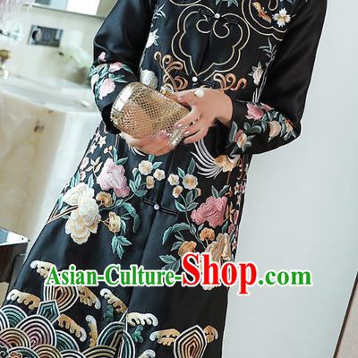 China Traditional Tang Suit Outer Garment National Embroidered Black Brocade Dust Coat