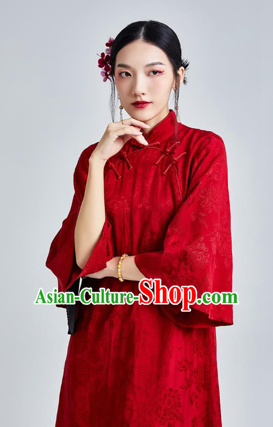 China Classical Wide Sleeve Cheongsam Costume Traditional Young Lady Red Brocade Qipao Dress China Classical Wide Sleeve Cheongsam Costume Traditional Young Lady Red Brocade Qipao Dress