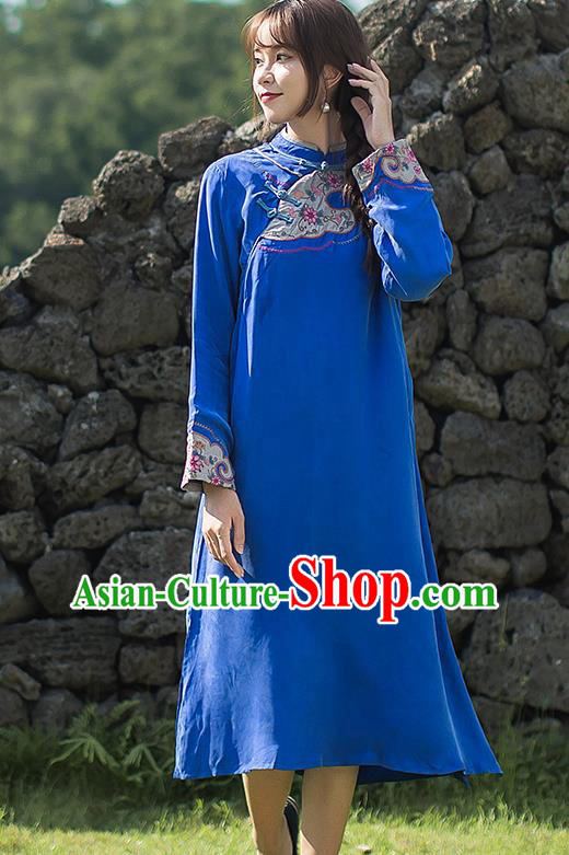 China Classical Embroidered Slant Opening Cheongsam Traditional Young Lady Royallbue Qipao Dress China Classical Embroidered Slant Opening Cheongsam Traditional Young Lady Royallbue Qipao Dress