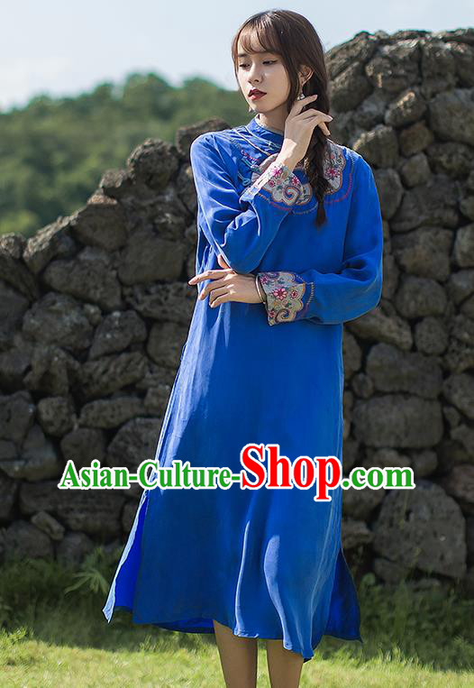 China Classical Embroidered Slant Opening Cheongsam Traditional Young Lady Royallbue Qipao Dress China Classical Embroidered Slant Opening Cheongsam Traditional Young Lady Royallbue Qipao Dress