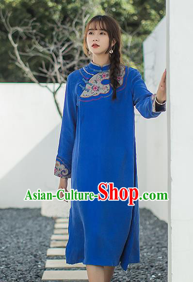 China Classical Embroidered Slant Opening Cheongsam Traditional Young Lady Royallbue Qipao Dress China Classical Embroidered Slant Opening Cheongsam Traditional Young Lady Royallbue Qipao Dress