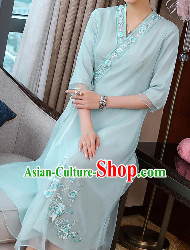 China Classical Embroidered Green Organdy Cheongsam Costume Traditional Tang Suit Young Woman Qipao Dress China Classical Embroidered Green Organdy Cheongsam Costume Traditional Tang Suit Young Woman Qipao Dress