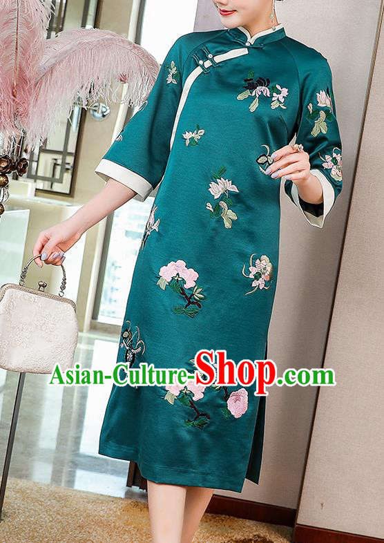 China Traditional Tang Suit Qipao Dress Classical Embroidered Green Silk Cheongsam China Traditional Tang Suit Qipao Dress Classical Embroidered Green Silk Cheongsam