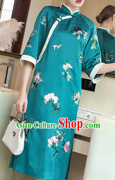 China Traditional Tang Suit Qipao Dress Classical Embroidered Green Silk Cheongsam China Traditional Tang Suit Qipao Dress Classical Embroidered Green Silk Cheongsam
