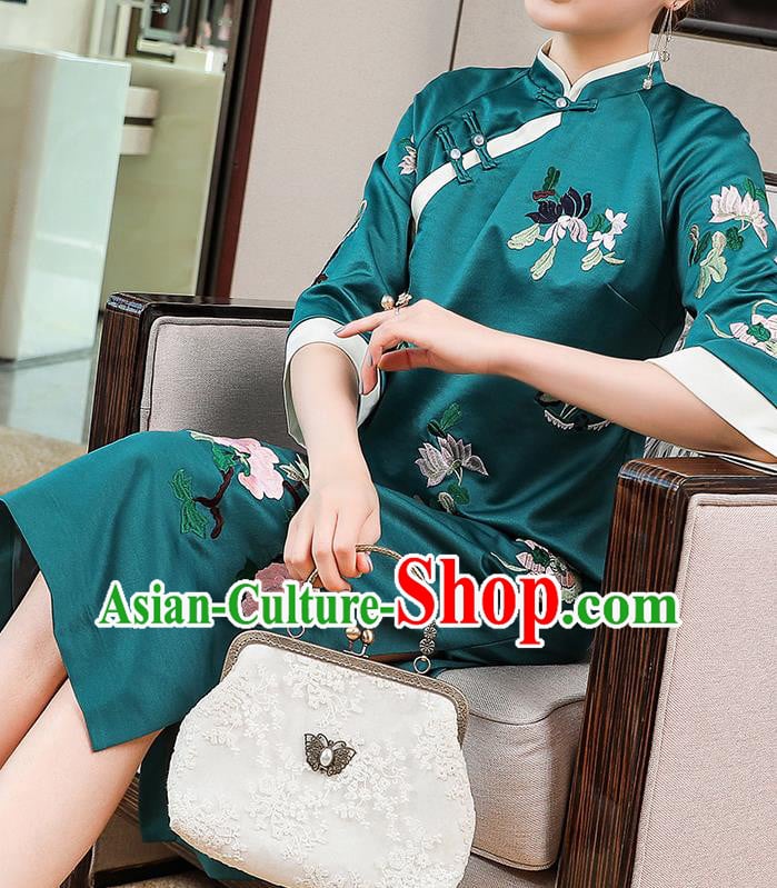 China Traditional Tang Suit Qipao Dress Classical Embroidered Green Silk Cheongsam China Traditional Tang Suit Qipao Dress Classical Embroidered Green Silk Cheongsam