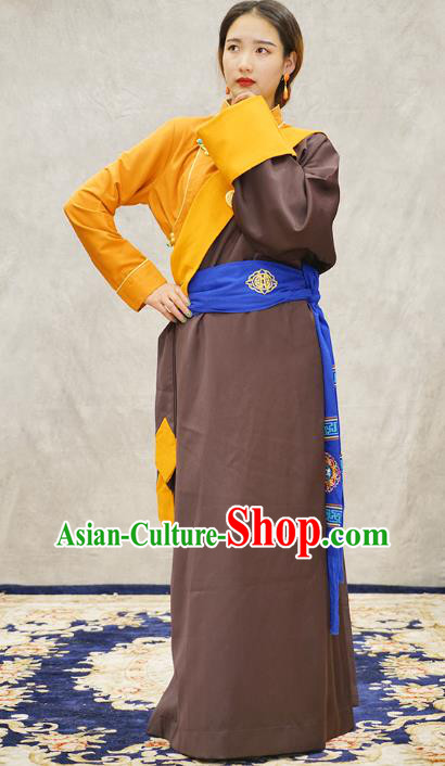 China Zang Nationality Kangba Clothing Brown Tibetan Robe Ethnic Woman Costume China Zang Nationality Kangba Clothing Brown Tibetan Robe Ethnic Woman Costume