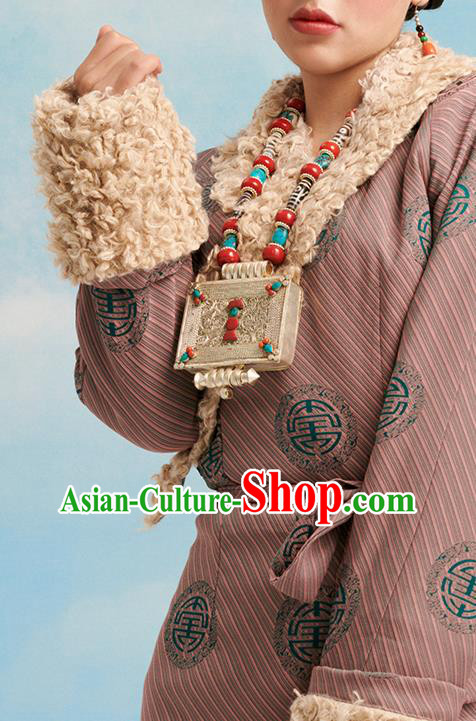 China Zang Nationality Bola Clothing Tibetan Ethnic Woman Winter Costume China Zang Nationality Bola Clothing Tibetan Ethnic Woman Winter Costume