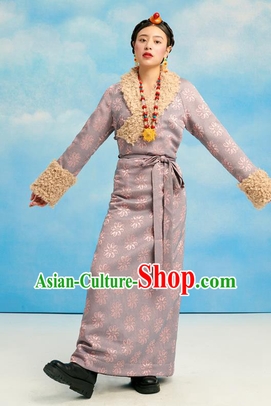 China Zang Nationality Bola Clothing Tibetan Ethnic Woman Winter Costume China Zang Nationality Bola Clothing Tibetan Ethnic Woman Winter Costume