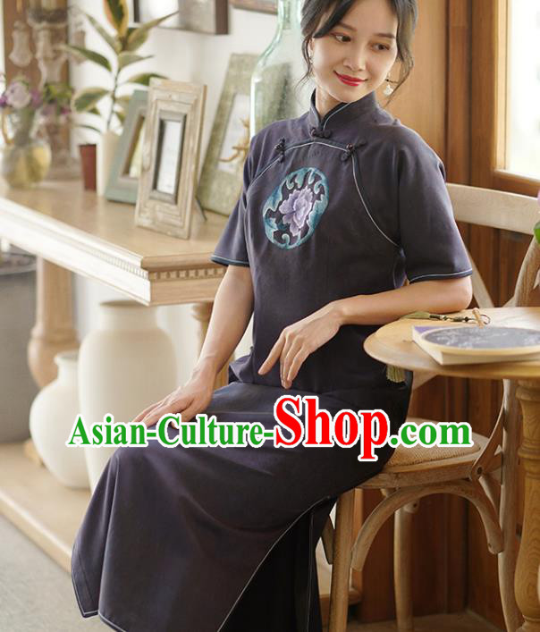 China Classical Cheongsam Dress National Embroidered Peony Purple Silk Qipao Costume China Classical Cheongsam Dress National Embroidered Peony Purple Silk Qipao Costume
