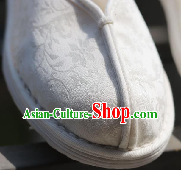 China Handmade Multi Layered White Cloth Shoes National Country Woman Shoes China Handmade Multi Layered White Cloth Shoes National Country Woman Shoes