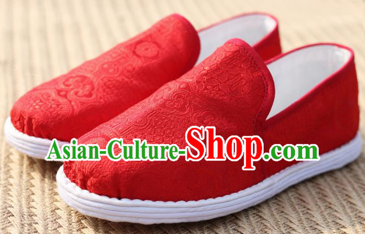 China Handmade Wedding Layered Cotton Sole Shoes National Woman Red Brocade Shoes China Handmade Wedding Layered Cotton Sole Shoes National Woman Red Brocade Shoes