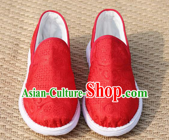 China Handmade Wedding Layered Cotton Sole Shoes National Woman Red Brocade Shoes China Handmade Wedding Layered Cotton Sole Shoes National Woman Red Brocade Shoes