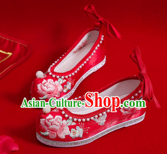 China Traditional Hanfu Pearls Shoes Handmade Wedding Red Satin Shoes National Embroidered Peony Shoes China Traditional Hanfu Pearls Shoes Handmade Wedding Red Satin Shoes National Embroidered Peony Shoes