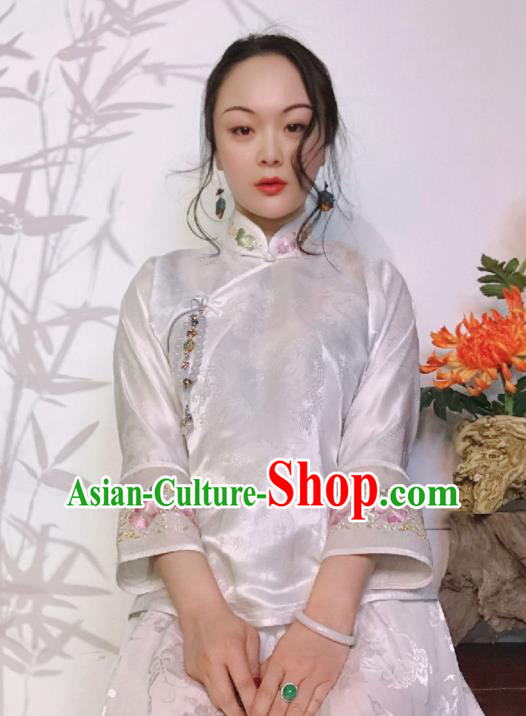 Chinese Traditional Cheongsam Shirt National Embroidered White Silk Blouse Chinese Traditional Cheongsam Shirt National Embroidered White Silk Blouse