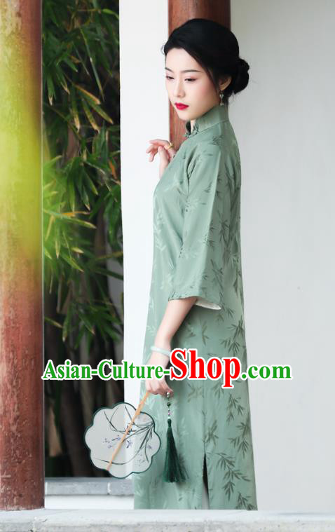 China Traditional Cheongsam Classical Bamboo Leaf Pattern Green Silk Qipao Dress China Traditional Cheongsam Classical Bamboo Leaf Pattern Green Silk Qipao Dress