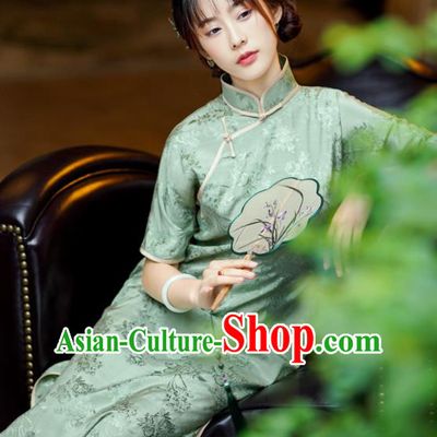 China Classical Green Silk Qipao Dress Traditional Young Beauty Cheongsam