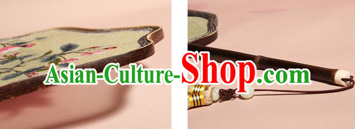 China Handmade Suzhou Craft Fan Traditional Beige Silk Fan Classical Dance Palace Fan China Handmade Suzhou Craft Fan Traditional Beige Silk Fan Classical Dance Palace Fan