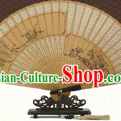 Chinese Ink Painting Bamboo Chrysanthemum Folding Fan Traditional Kung Fu Fan Handmade Sandalwood Fan