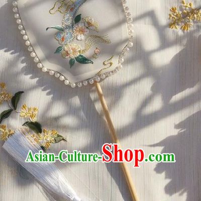 China Classical White Silk Fan Traditional Hanfu Fan Handmade Embroidered Ruyi Palace Fan