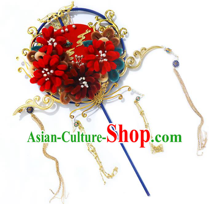 China Traditional Wedding Velvet Chrysanthemum Fan Handmade Golden Tassel Palace Fan Classical Bride Fan China Traditional Wedding Velvet Chrysanthemum Fan Handmade Golden Tassel Palace Fan Classical Bride Fan