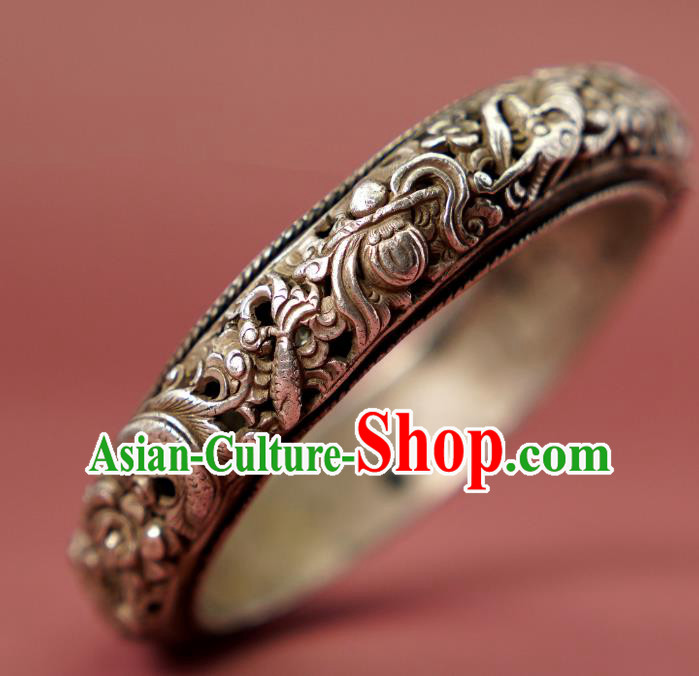 Chinese Traditional Wristlet Accessories National Silver Carving Bat Bracelet Chinese Traditional Wristlet Accessories National Silver Carving Bat Bracelet