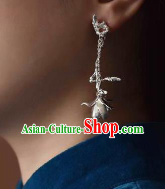 China Handmade Ear Accessories Traditional Cheongsam Silver Mangnolia Earrings China Handmade Ear Accessories Traditional Cheongsam Silver Mangnolia Earrings