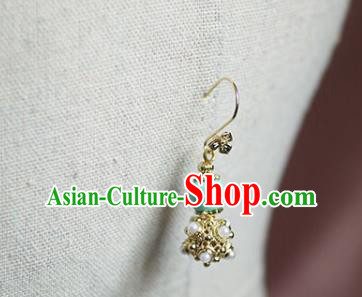 China Traditional Ming Dynasty Empress Golden Ear Jewelry Handmade Pearls Earrings China Traditional Ming Dynasty Empress Golden Ear Jewelry Handmade Pearls Earrings