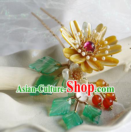 Chinese Ancient Young Lady Hairpin Traditional Ming Dynasty Yellow Shell Chrysanthemum Hair Stick Chinese Ancient Young Lady Hairpin Traditional Ming Dynasty Yellow Shell Chrysanthemum Hair Stick