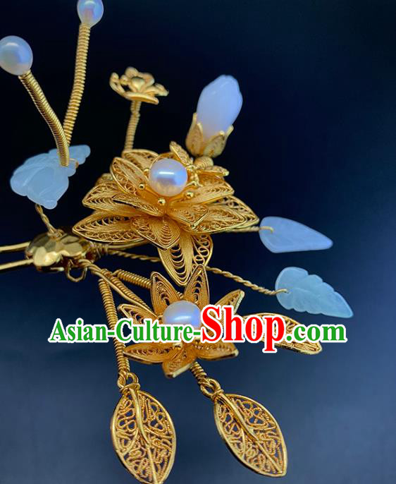 Chinese Ancient Queen Jade Butterfly Hairpin Traditional Ming Dynasty Empress Hair Accessories Chinese Ancient Queen Jade Butterfly Hairpin Traditional Ming Dynasty Empress Hair Accessories