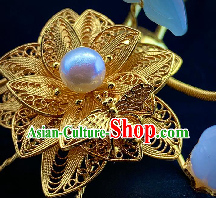 Chinese Ancient Queen Jade Butterfly Hairpin Traditional Ming Dynasty Empress Hair Accessories Chinese Ancient Queen Jade Butterfly Hairpin Traditional Ming Dynasty Empress Hair Accessories