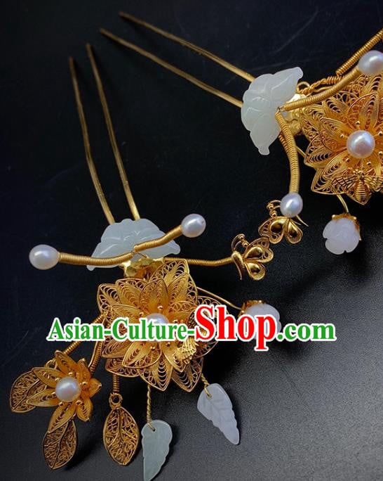 Chinese Ancient Queen Jade Butterfly Hairpin Traditional Ming Dynasty Empress Hair Accessories Chinese Ancient Queen Jade Butterfly Hairpin Traditional Ming Dynasty Empress Hair Accessories