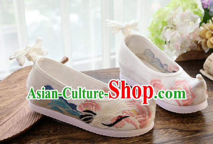 China Handmade Princess Shoes National Embroidered Crane White Shoes Traditional Ming Dynasty Hanfu Shoes China Handmade Princess Shoes National Embroidered Crane White Shoes Traditional Ming Dynasty Hanfu Shoes