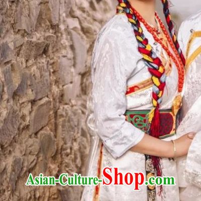 China Traditional Xizang Female White Brocade Tibetan Robe Zang Nationality Bride Performance Clothing