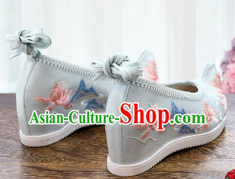 China Handmade Light Blue Cloth Shoes National Woman Shoes Traditional Embroidered Flowers Wedges Shoes China Handmade Light Blue Cloth Shoes National Woman Shoes Traditional Embroidered Flowers Wedges Shoes