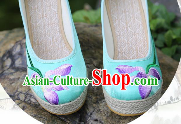 Chinese National Embroidered Orchids Green Satin Shoes Yunnan Ethnic Folk Dance Wedge Heel Shoes Chinese National Embroidered Orchids Green Satin Shoes Yunnan Ethnic Folk Dance Wedge Heel Shoes
