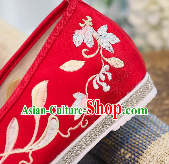 China Handmade Princess Pearls Shoes Traditional Wedding Hanfu Shoes Embroidered Red Cloth Shoes China Handmade Princess Pearls Shoes Traditional Wedding Hanfu Shoes Embroidered Red Cloth Shoes