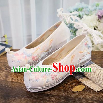 China Handmade Princess Bow Shoes Traditional Ming Dynasty Pearl Shoes Embroidered White Cloth Shoes