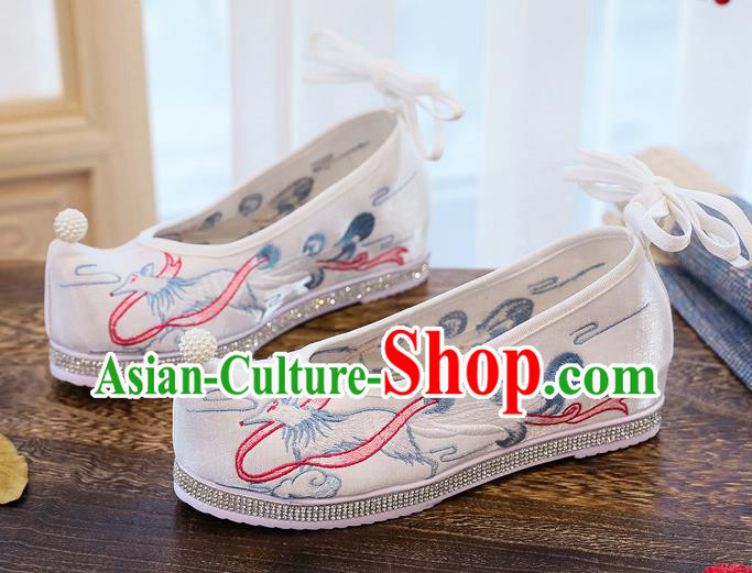 China Embroidered White Cloth Shoes Handmade Hanfu Pearl Shoes Traditional Ming Dynasty Princess Shoes