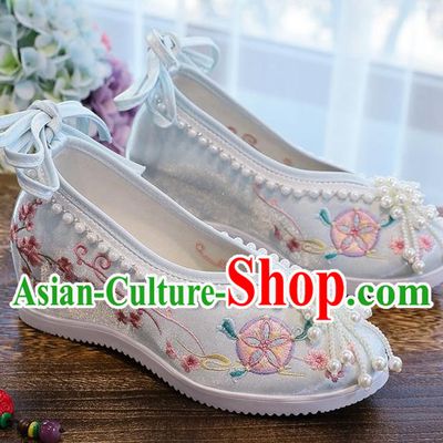 China National Embroidered Shoes Handmade Light Blue Cloth Wedges Shoes Traditional Pearls Tassel Shoes