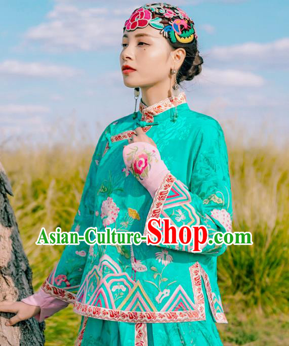 Chinese Traditional Woman Outer Garment Costume Tang Suit Embroidered Green Jacket Chinese Traditional Woman Outer Garment Costume Tang Suit Embroidered Green Jacket