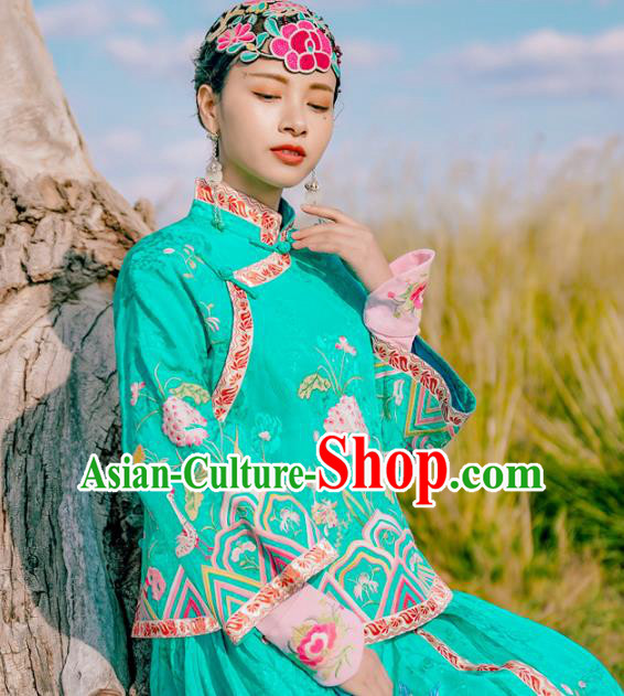 Chinese Traditional Woman Outer Garment Costume Tang Suit Embroidered Green Jacket Chinese Traditional Woman Outer Garment Costume Tang Suit Embroidered Green Jacket